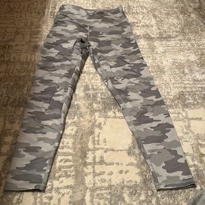 Grey camo kyodan leggings